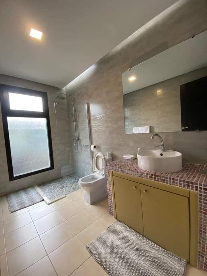 3 VILLAS DUPLEX JUMELLES DE 06 PIECES