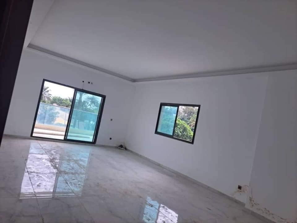 APPARTEMENT DE 04 PIECES