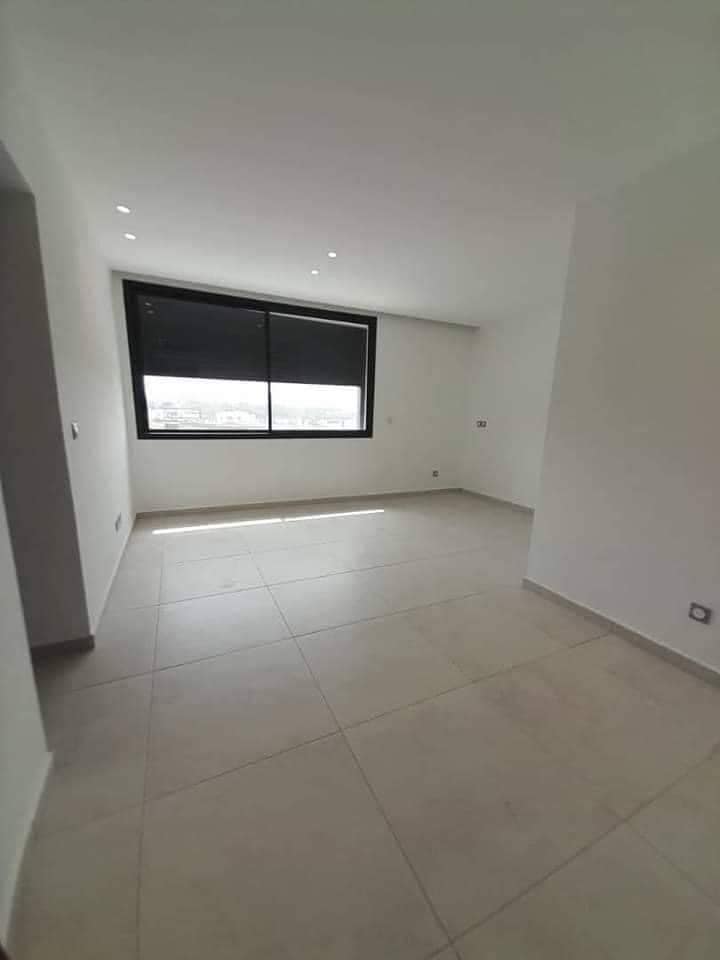 APPARTEMENT DE 04 PIECES