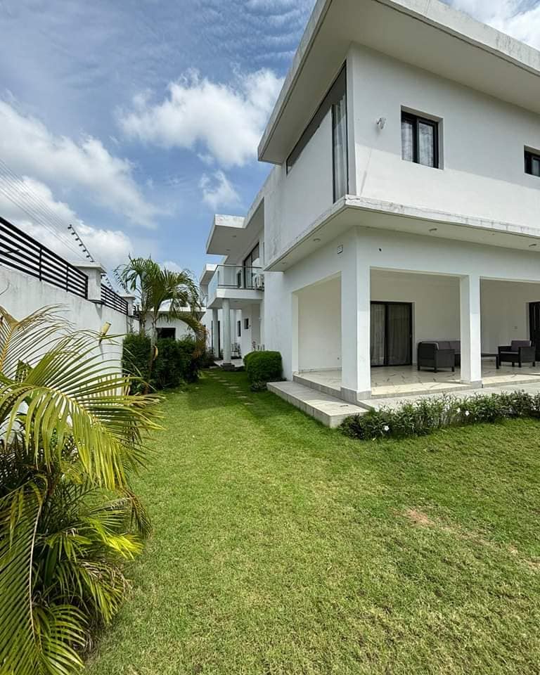 VILLA DUPLEX DE 10 PIECES
