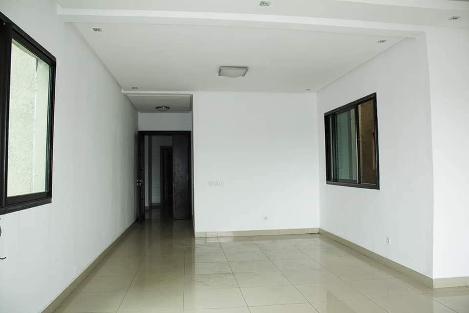 APPARTEMENT DE 03 PIECES