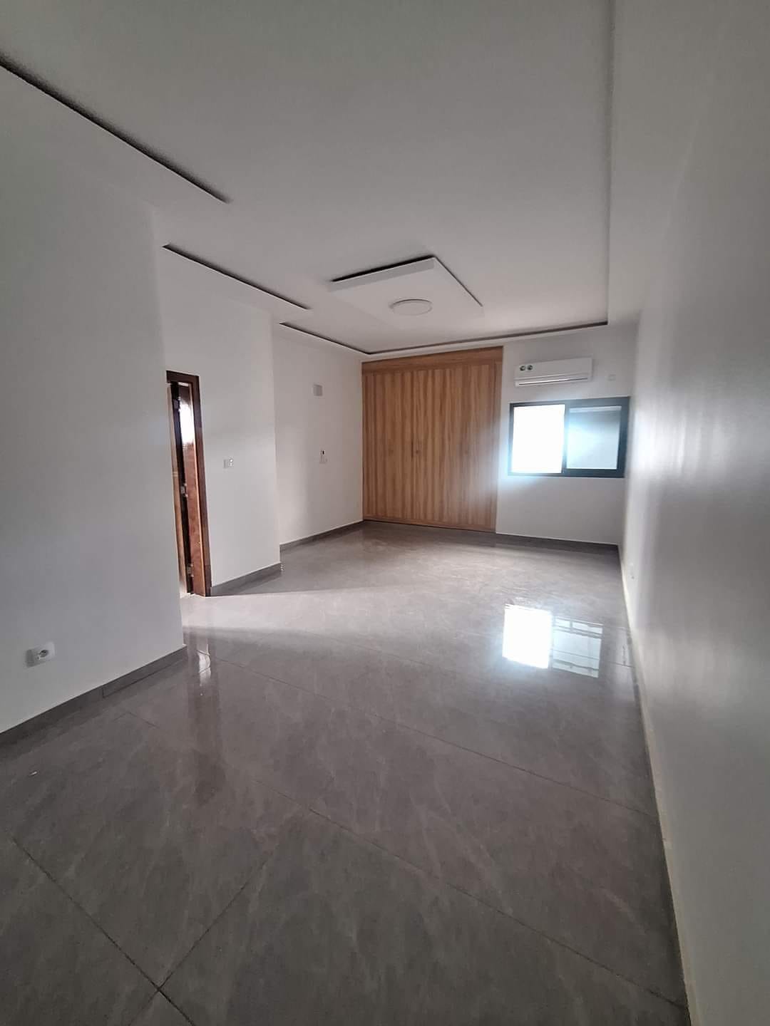 APPARTEMENT HAUT STANDING DE 04 PIECES