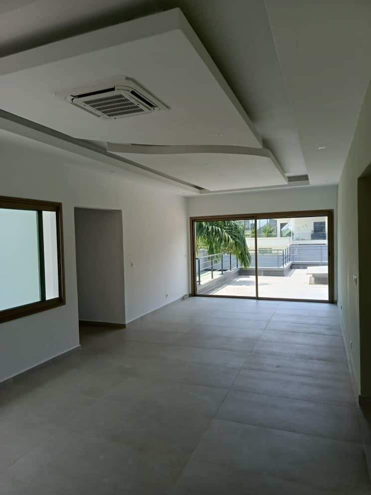 VILLA DUPLEX DE 08 PIECES