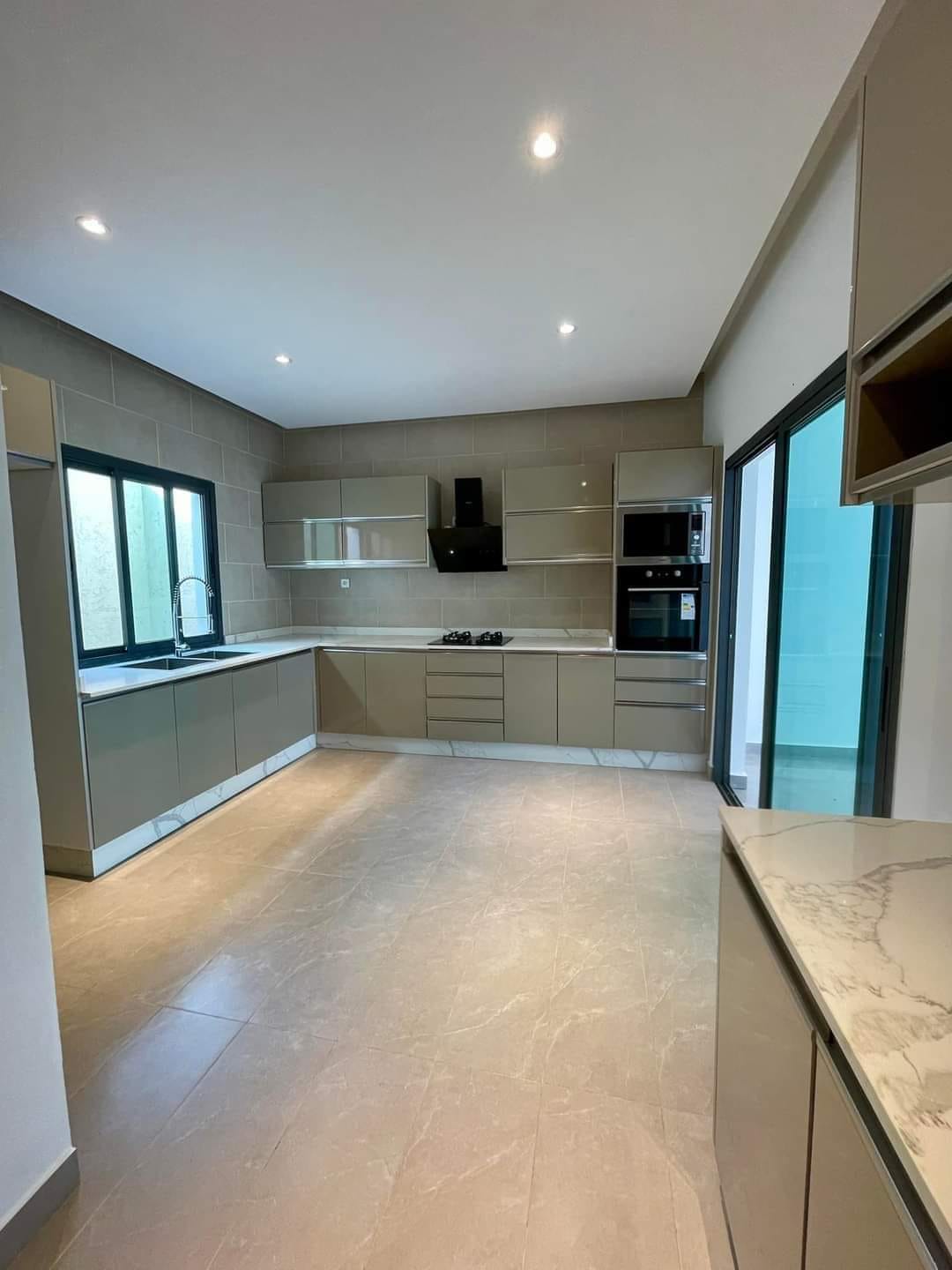 APPARTEMENT HAUT STANDING DE 05 PIECES