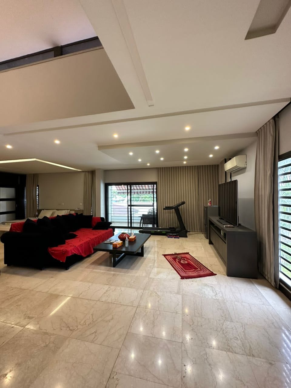 VILLA DUPLEX HAUT SSTANDING DE 08 PIECES EN VENTE