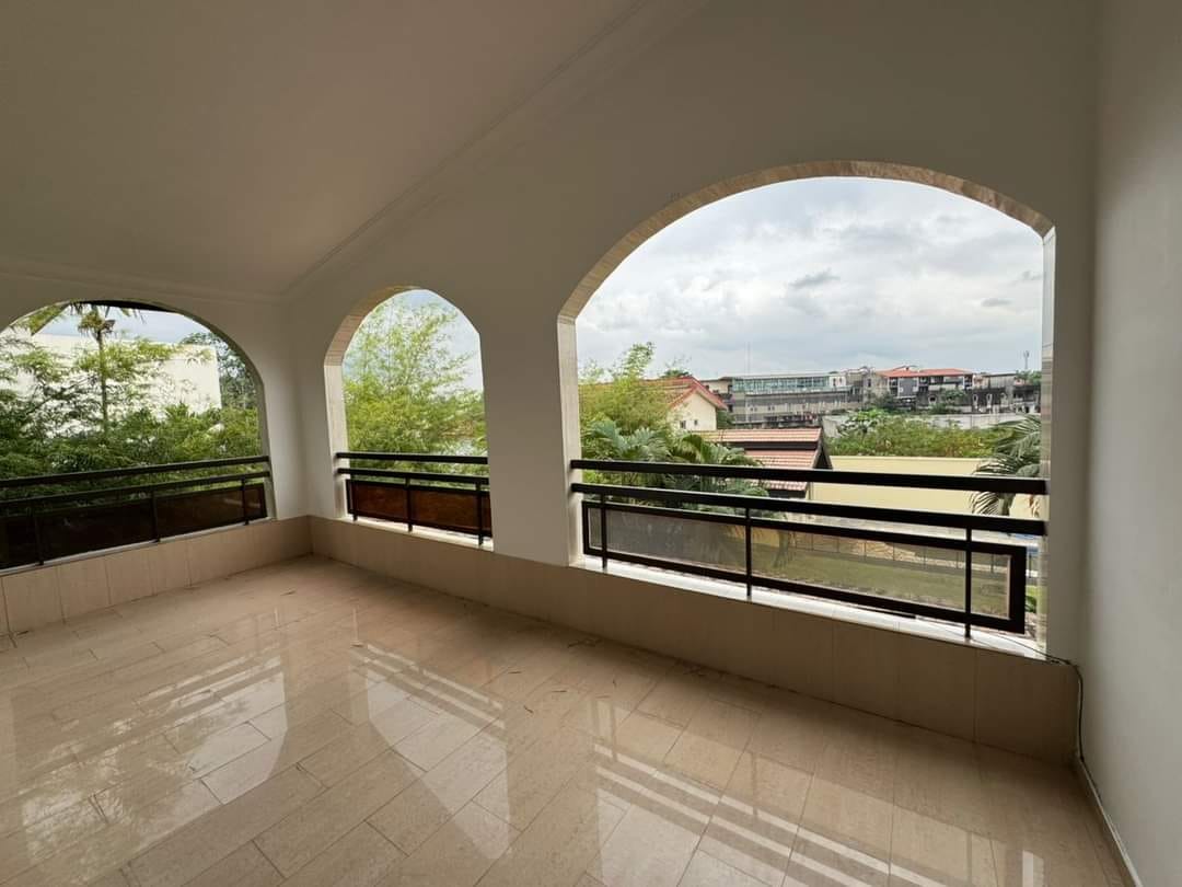 VILLA DUPLEX DE 10 PIECES