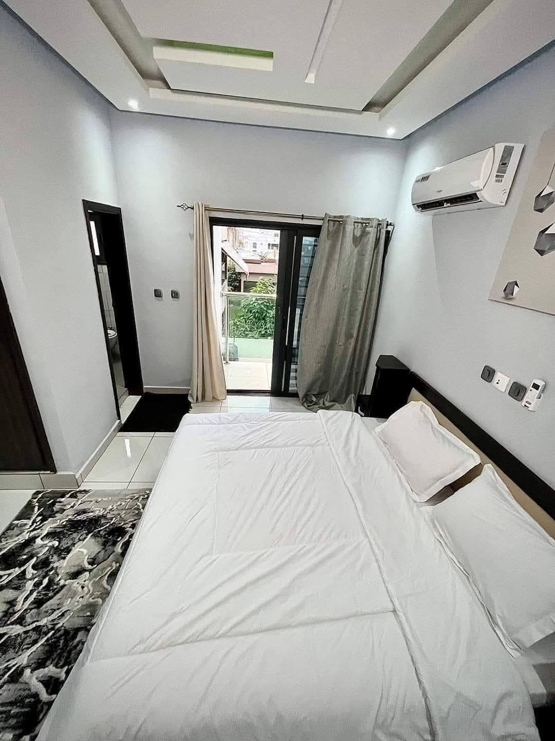 PENTHOUSE MEUBLE
