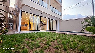 VILLA TRIPLEX A VENDRE