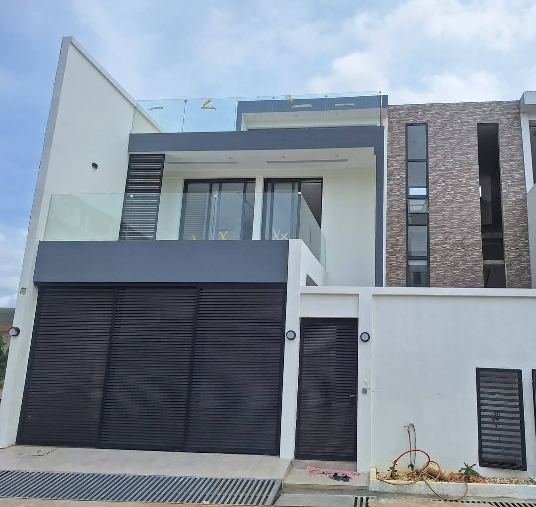 VILLA TRIPLEX A VENDRE