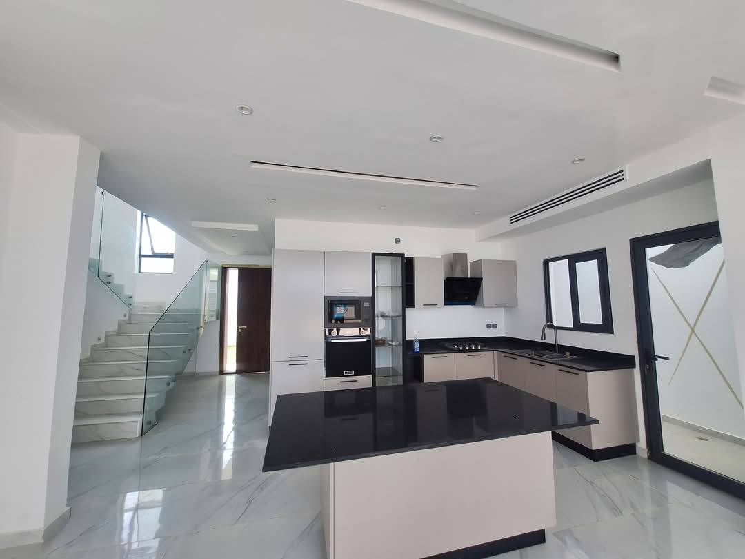 VILLA TRIPLEX A VENDRE
