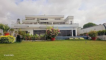 VILLA DUPLEX 08 PIECES A VENDRE