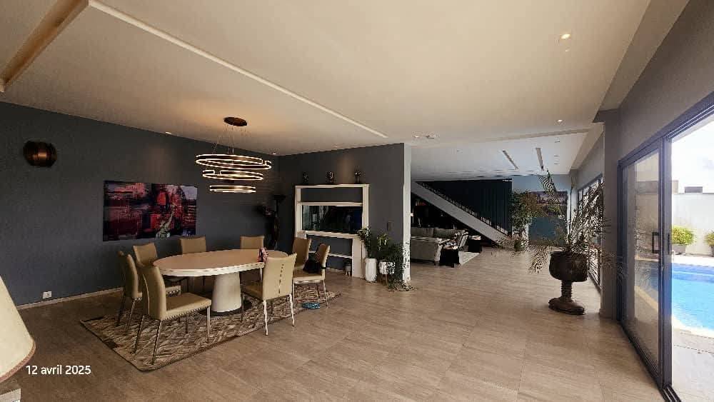 VILLA DUPLEX 08 PIECES A VENDRE