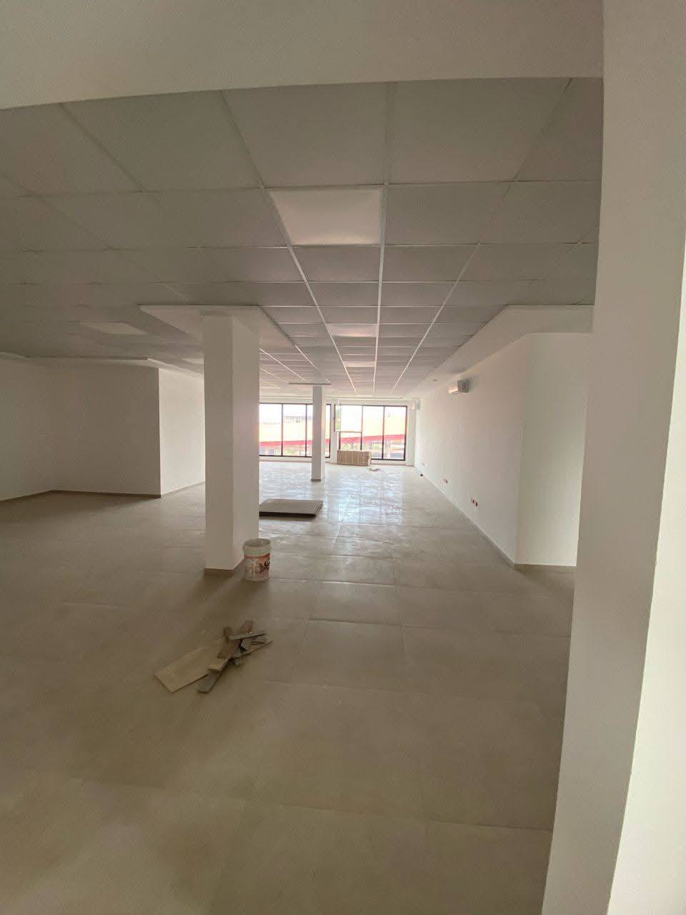 LOCATION BUREAU OPEN SPACES