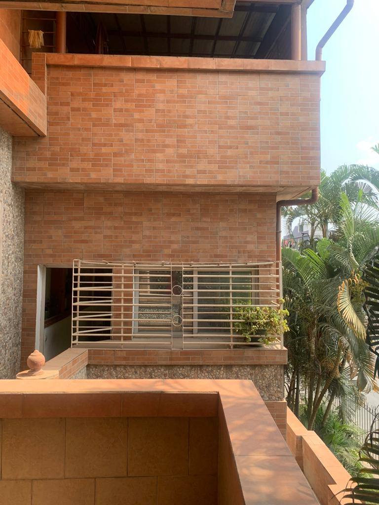 VILLA TRIPLEX A VENDRE