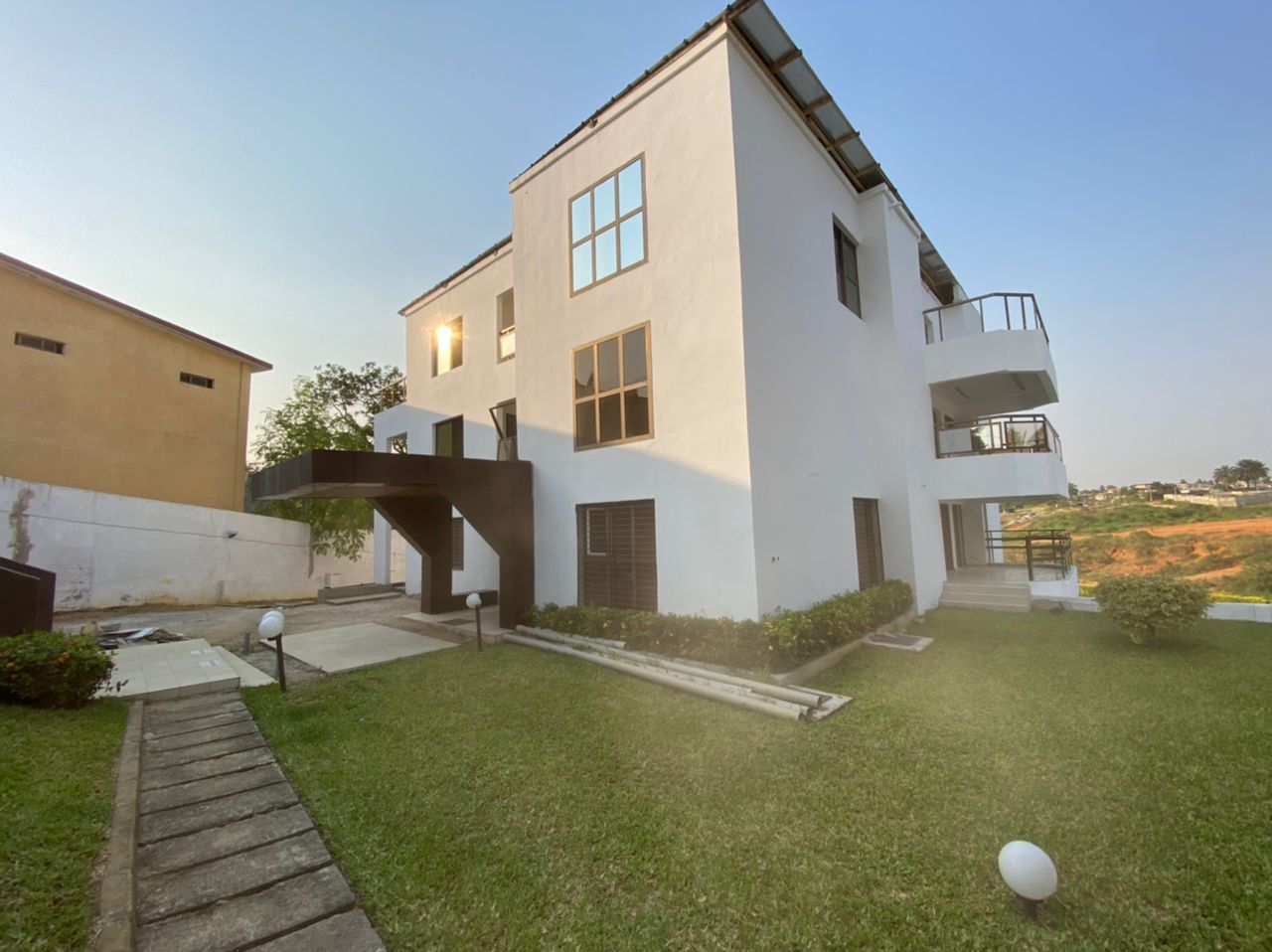 VILLA TRIPLEX 25 PIECES