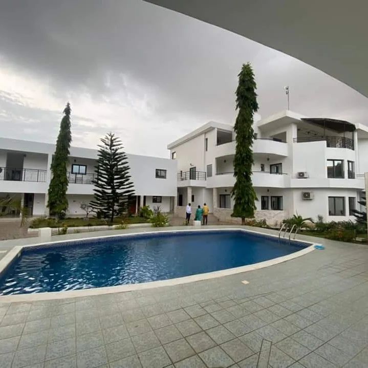 VILLA TRIPLEX 20 PIECES