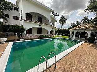  VILLA TRIPLEX DE 10 PIECES